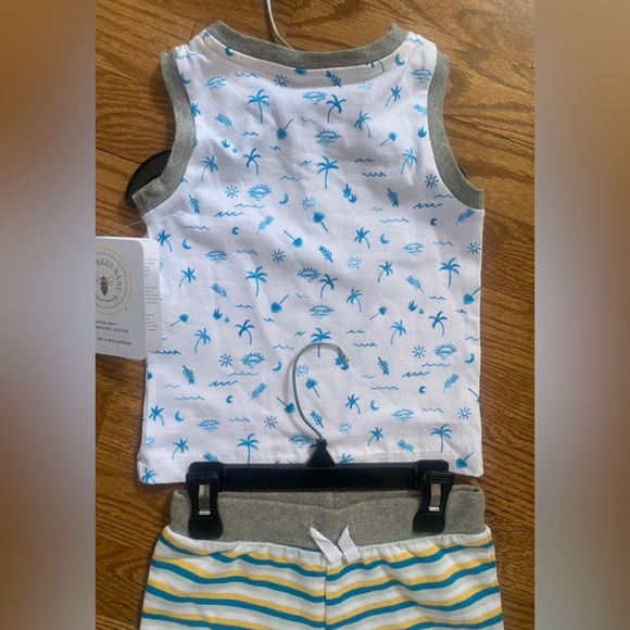 Burts Bee’s Baby Desert Sun Tank & shorts - Picture 3 of 5